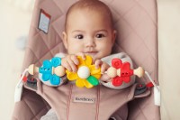 Little Pea BabyBjorn Bouncer-toy-for-bouncer-flying-friends_lifestyle